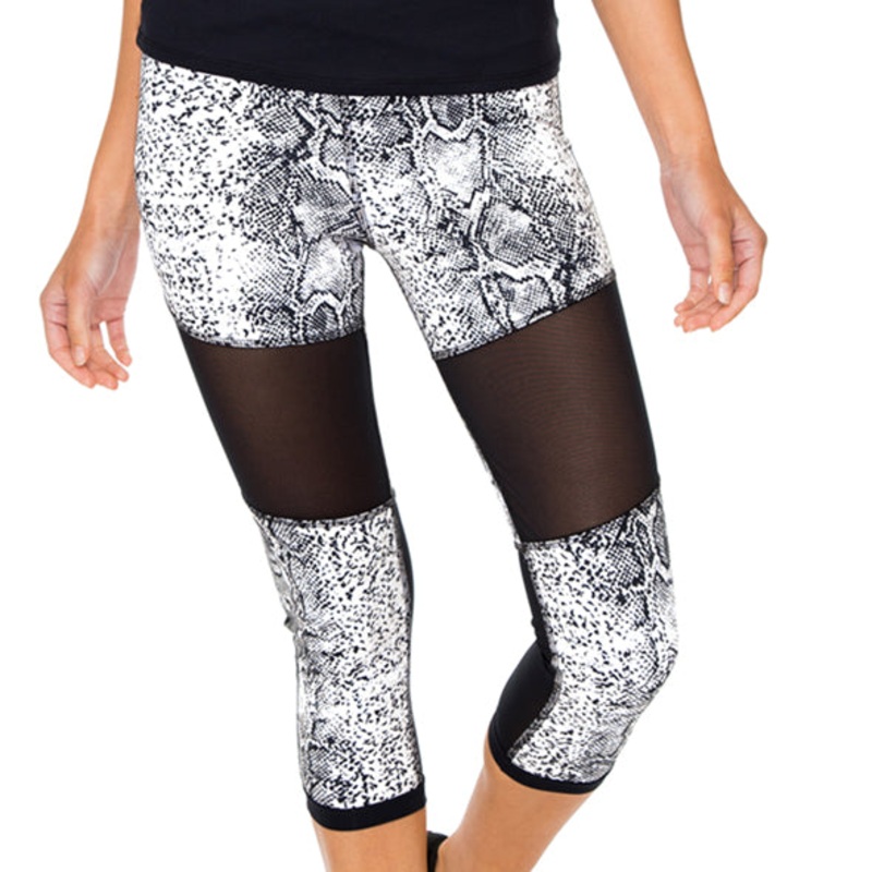 BOMBO – Cross Waistband Mesh Cut Out Capri Legging