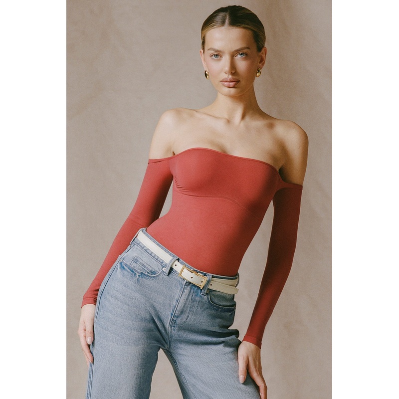 Seamless Off-Shoulder Long-Sleeve Bodysuit in Brick Red