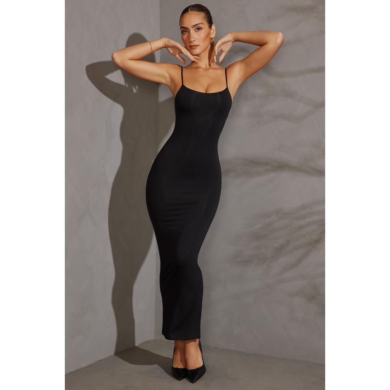 Scoop Neck Maxi Dress in Black