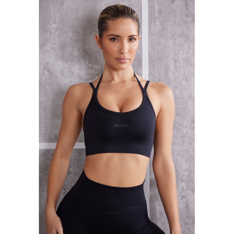 Scoop Neck Sports Bra in Jet Black