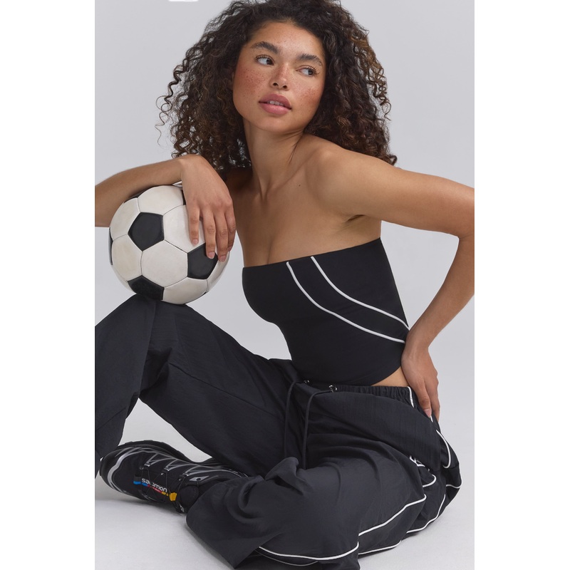 Soft Active Contrast-Trim Bandeau Top in Black