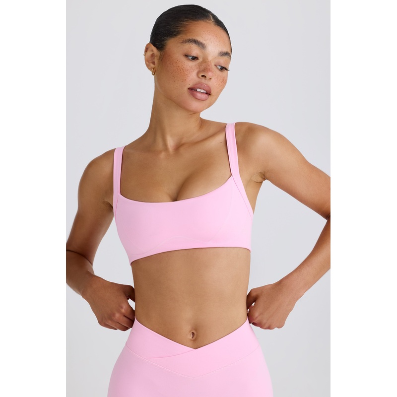 Soft Active Contrast-Trim Sports Bra in Bubblegum Pink