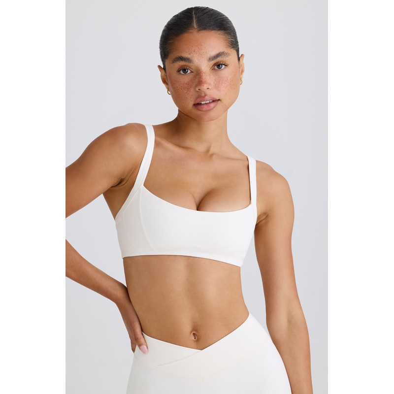 Soft Active Contrast-Trim Sports Bra in White