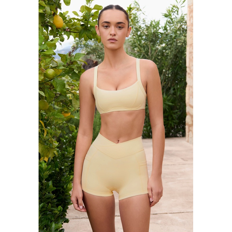 Soft Active Contrast-Trim Sports Bra in Lemon
